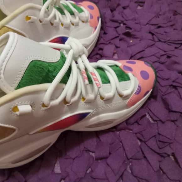 Reebok Allen Iverson's custom-made questions sneakers 👟 - Picture 4 of 8